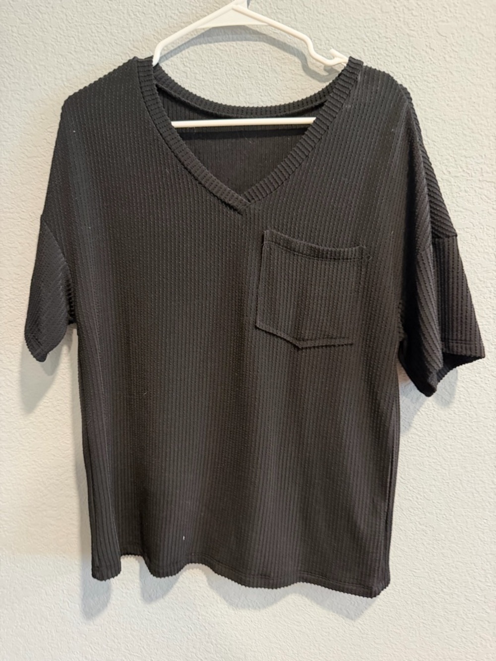 SHEIN Black Ribbed V-Neck Short Sleeve Tee with Pocket